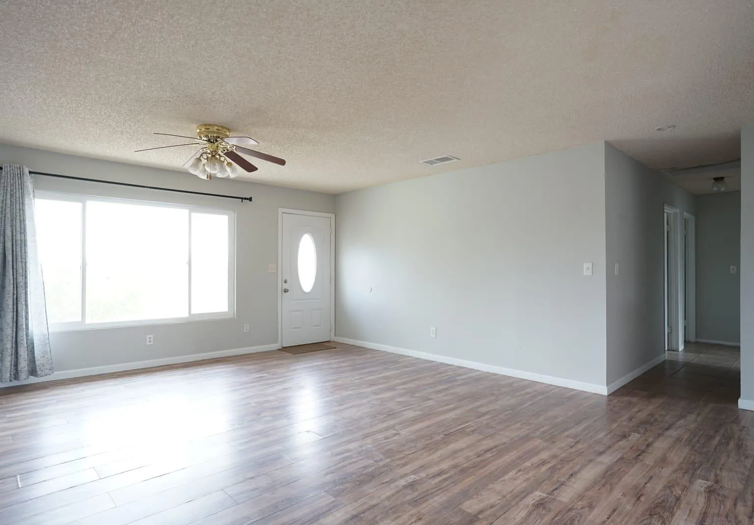 4 bed, 1312 sqft, $2,350 — Photo 3