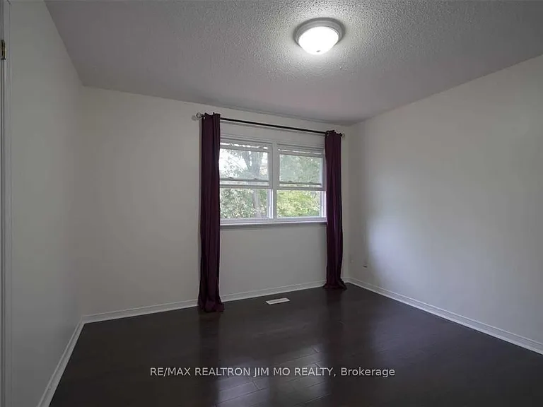 35 McKay Cres — Photo 7