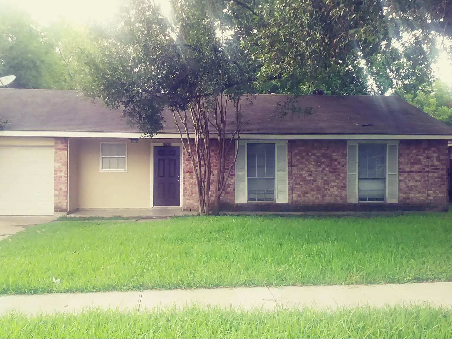 3 bed, 1.5 bath, 1048 sqft, $1,600 — Photo 1