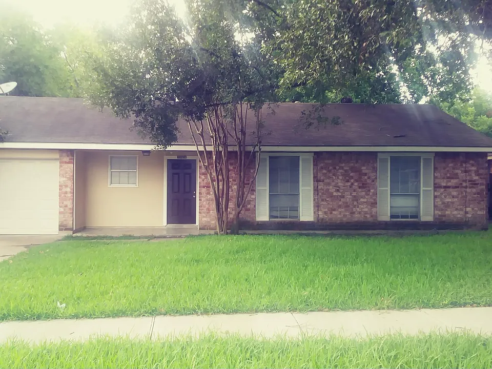 13426 Greenway Dr