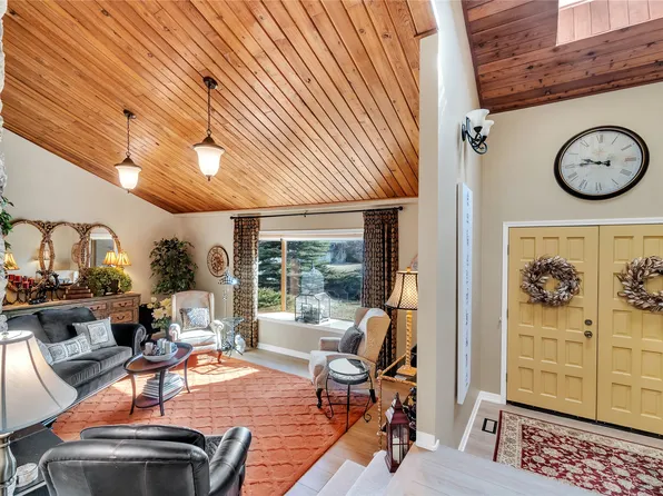 2463 Irvine Ave, Merritt, BC V1K 1H4