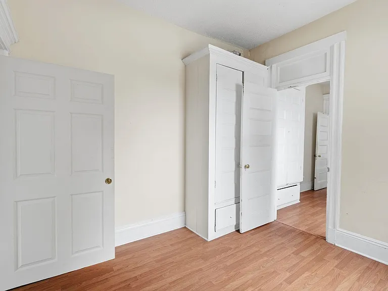 893 Montgomery St #6 — Photo 11