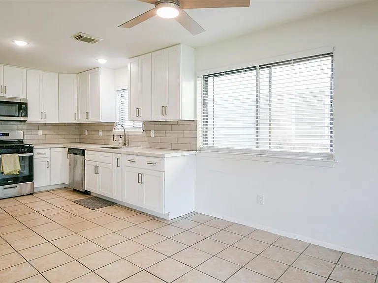 5635 Greenhill Forest Dr — Photo 12