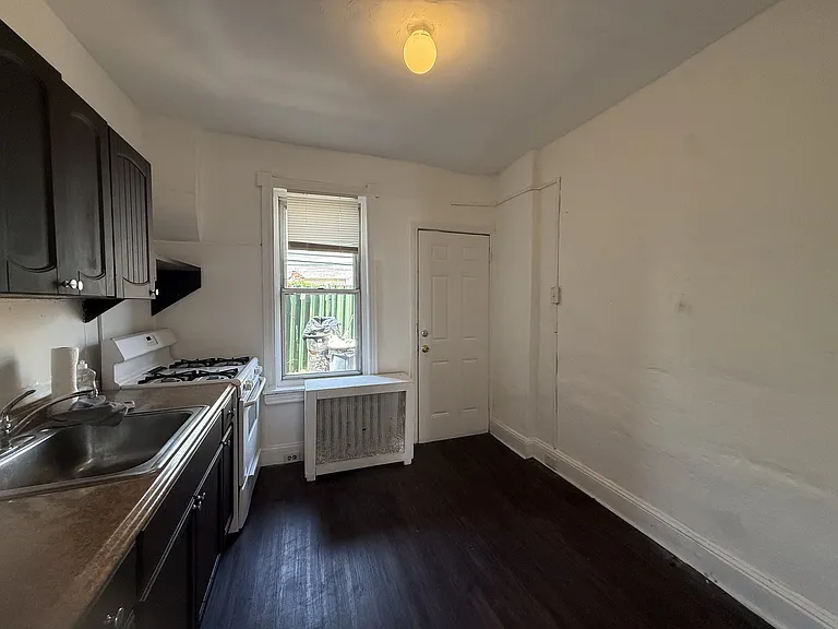 1524 S Dover St — Photo 7