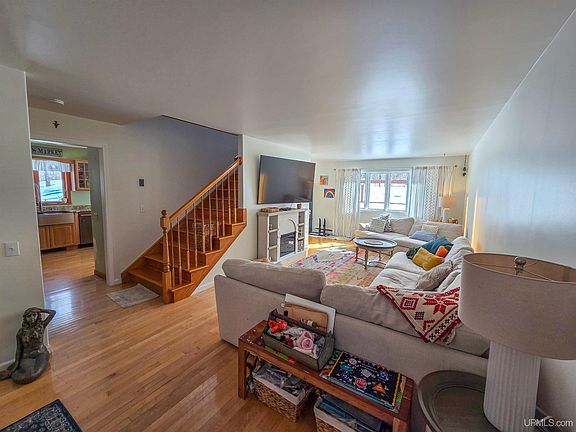 5th image of E9915 Old Indiantown Rd