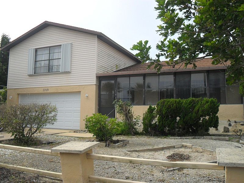 1st image of 3934 Oriole Ave