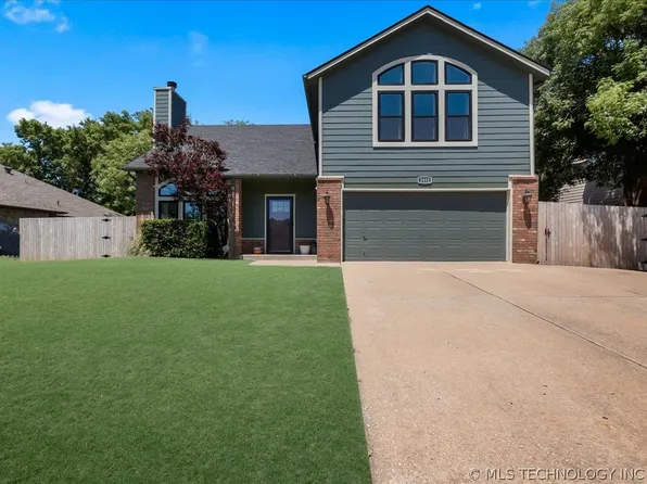 2412 W Twin Oaks St, Broken Arrow, OK 74011