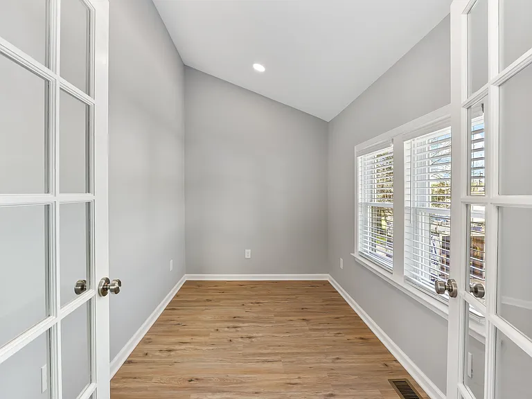Bonus room: home office, TV room, Game room, guest room