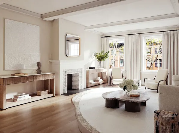 26 W 9th St Suite 7B, New York, NY 10011