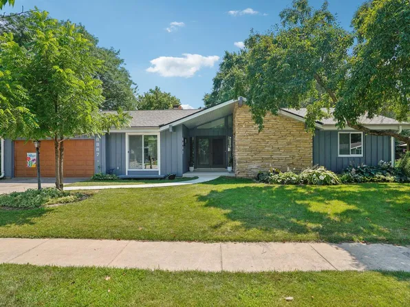 8887 Garden LANE, Greendale, WI 53129