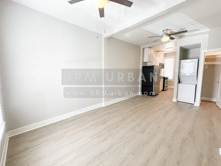 418 W Date St — Photo 2