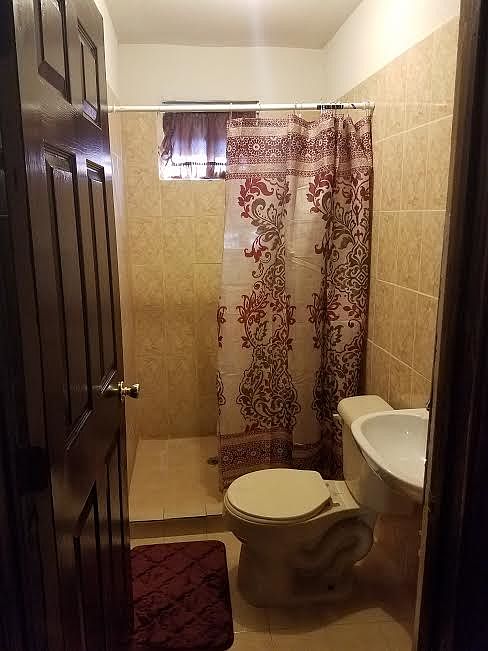 HALWAY FULL BATH