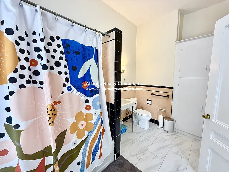 337 Beacon St #7 — Photo 7