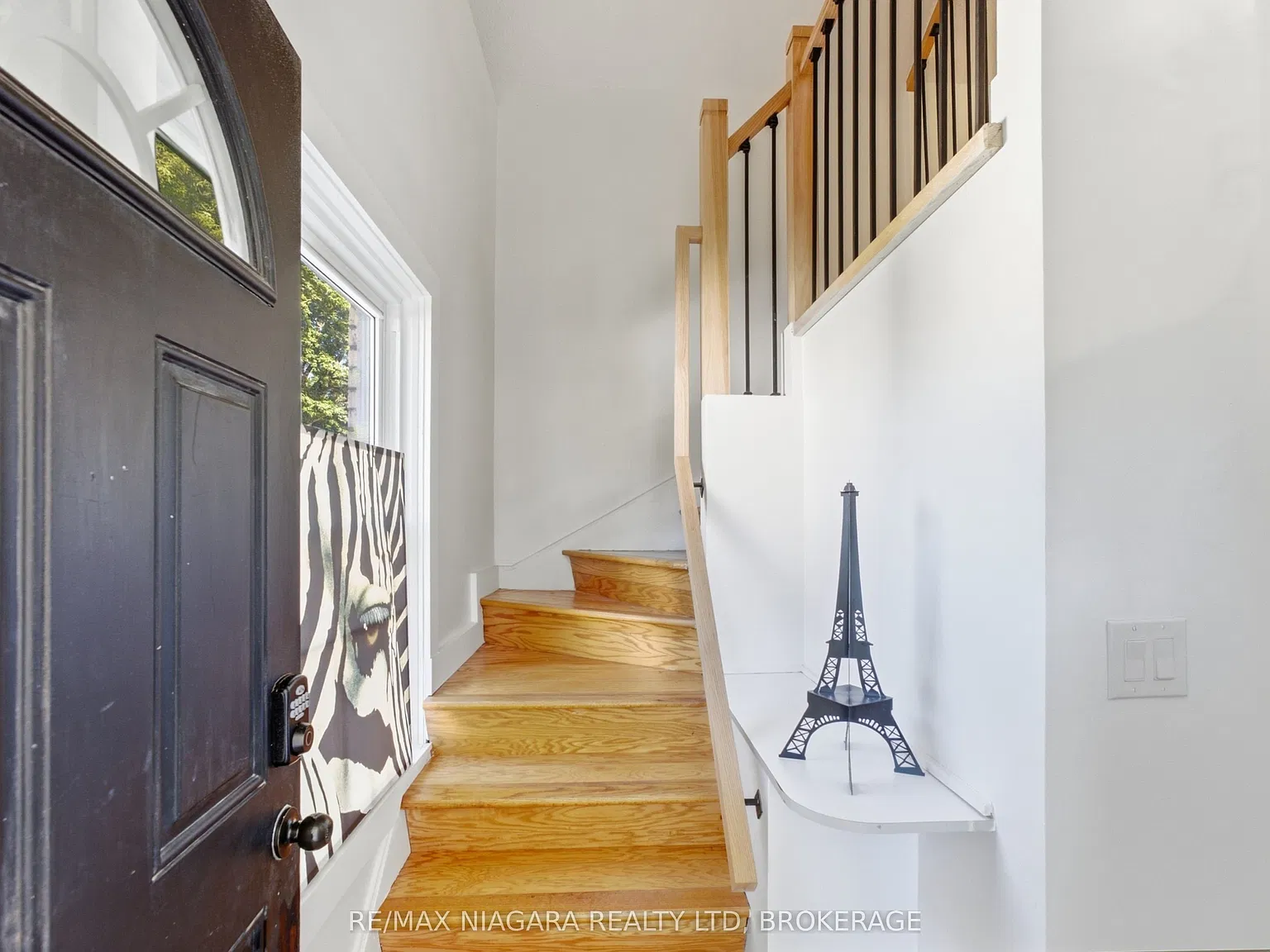 2 bed, $1,800 — Photo 2