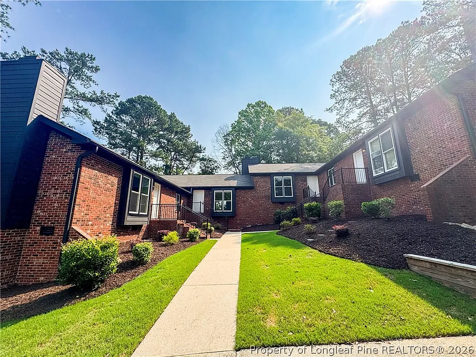 533 Coronation Dr