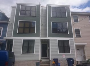 152 W 6th St, South Boston, MA 02127