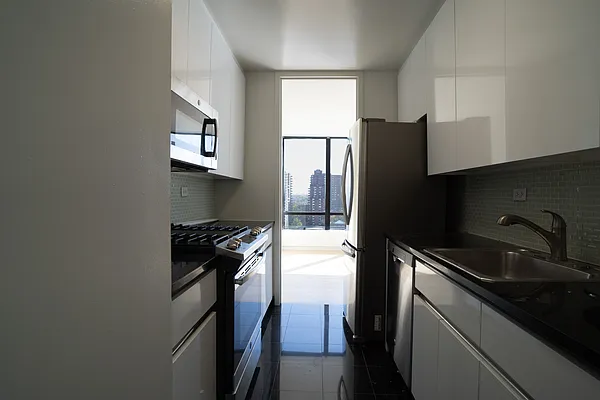 Rented by Douglas Elliman | media 29