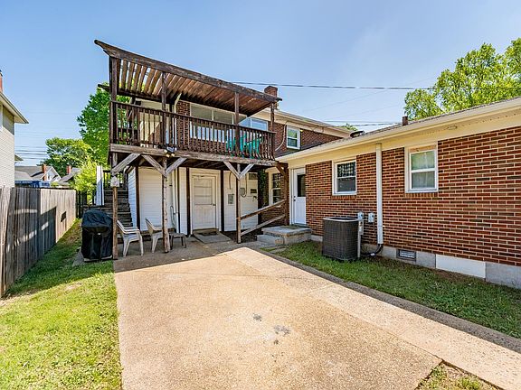 4th image of 3209 Memorial Ave
