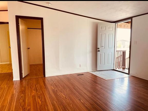 3rd image of 10402 Clark Ct
