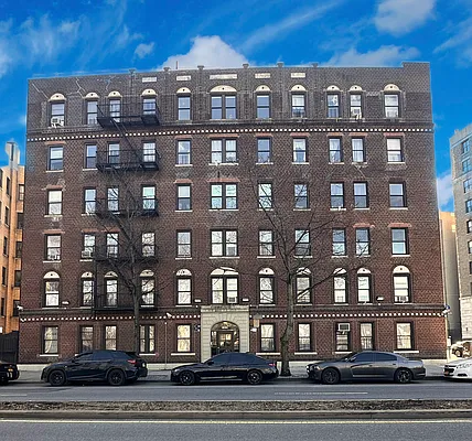 Sold by Compass | media 7