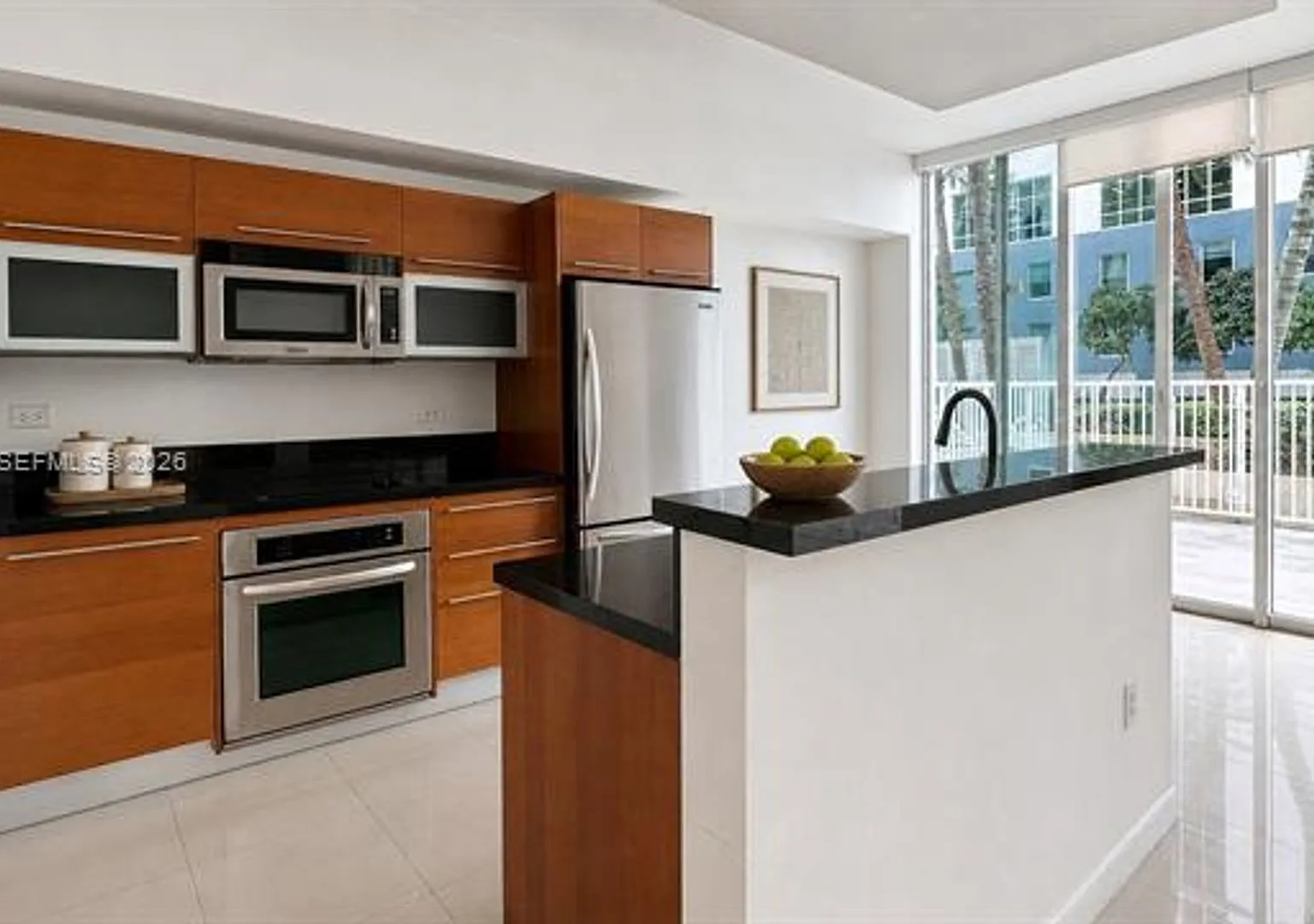 253 NE 2nd St cu-802, Miami, FL 33132 — Photo 1