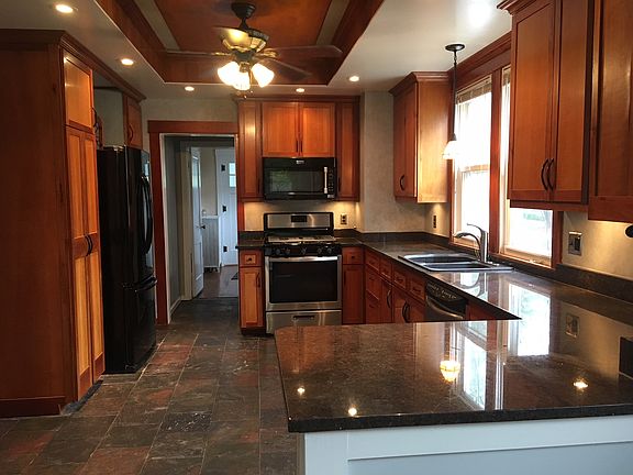 3rd image of 1282 Palmer Ave