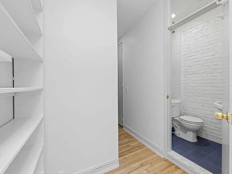 318 W 14th St #4 — Photo 7