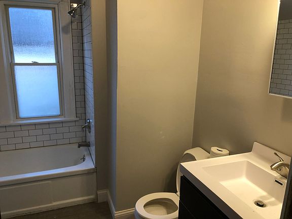5th image of 2959 Bryant Ave N