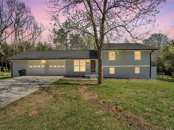6866 Gano Dr, Riverdale, GA 30274