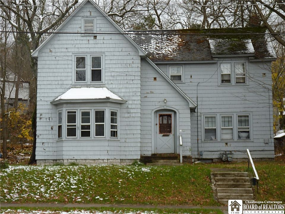 1st image of 820 Prendergast Ave