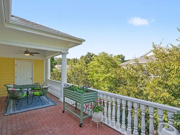 7520 Lead Mine Rd APT 304, Raleigh, NC 27609