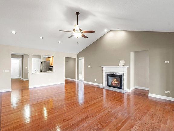 5th image of 1901 Lakeside Dr Unit B