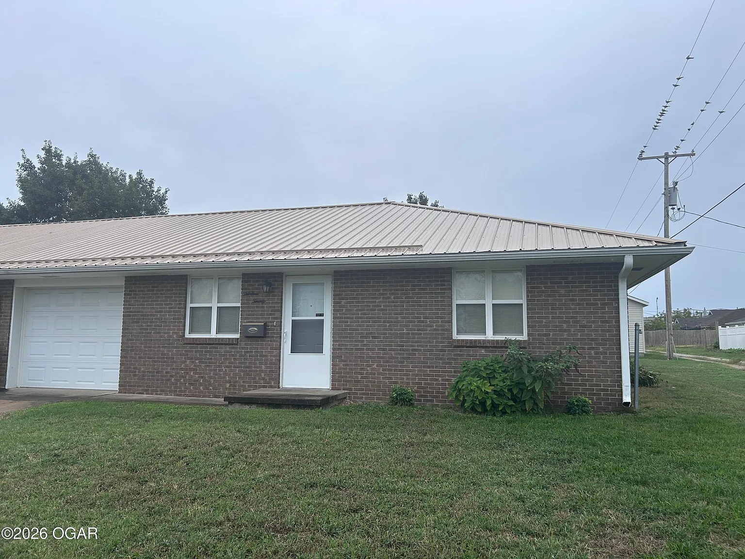 2 bed, 1.0 bath, 1146 sqft, $1,000 — Photo 1