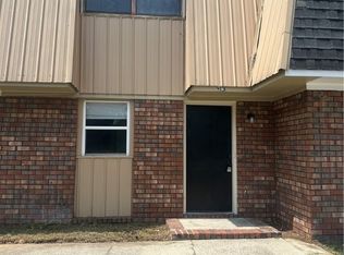 902 W Pine St APT D, Hinesville, GA 31313