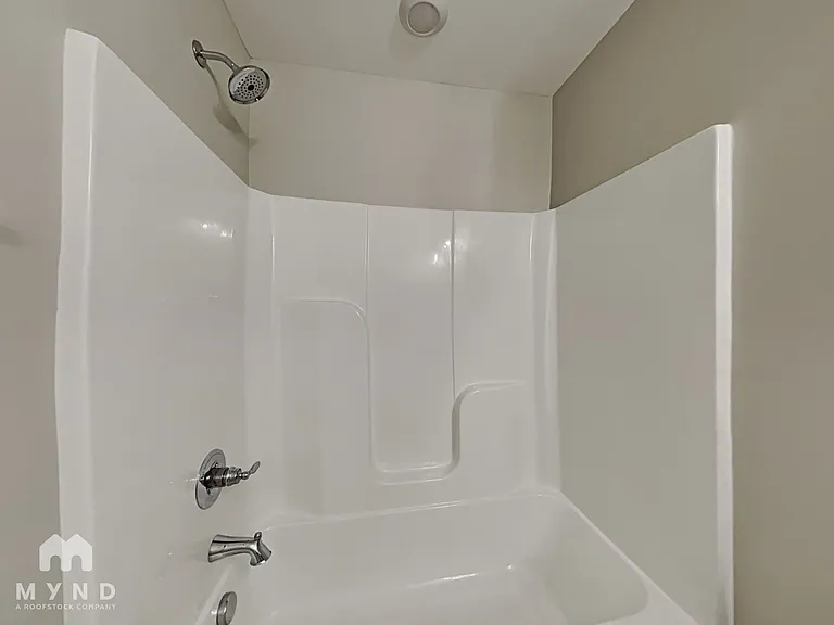 507 E Castle St — Photo 7