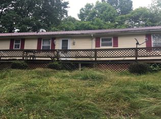 585 Roth Rd, Parkersburg, WV 26104