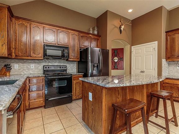4th image of 8664 Glenburne Dr