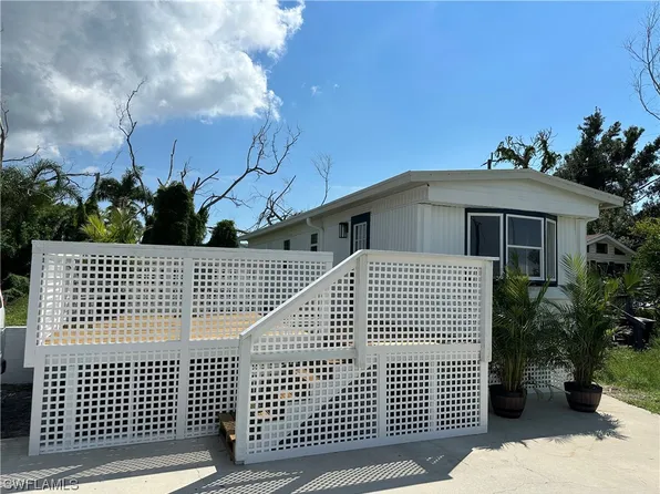 5667 Pine Island Rd NW #5-NW, Bokeelia, FL 33922