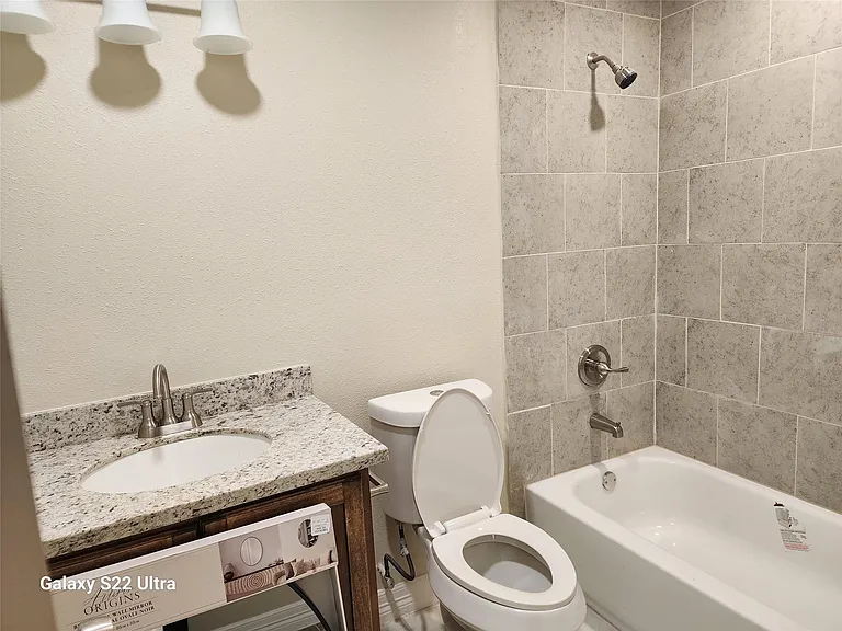 702 McDaniel St #B — Photo 8