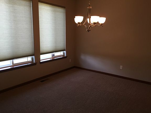 3rd image of 4407 24th St SE