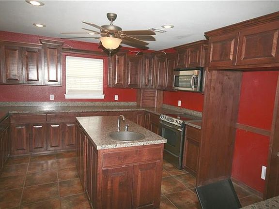 5th image of 145 Pleasant St