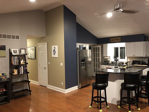 3rd image of 765 Eastland Ave