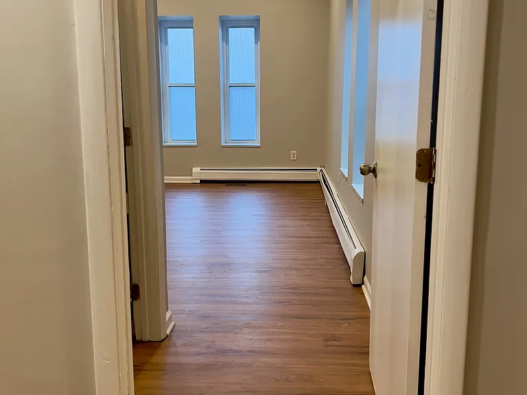 300-302 Soundview Ave — Photo 13