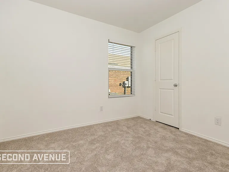 1913 Lotus St — Photo 16