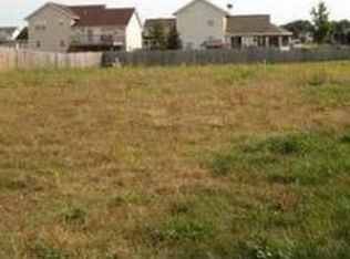 2120 Hayfield Ln, Beloit, WI 53511