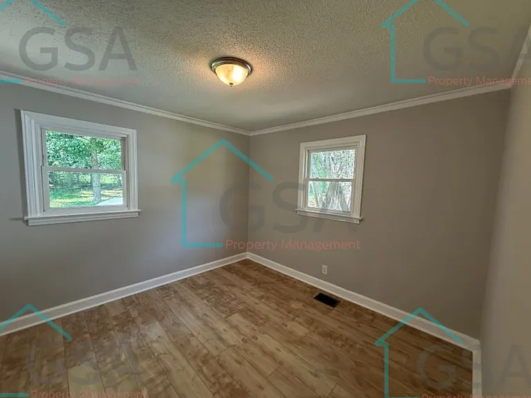 113 Hammond Ave — Photo 6