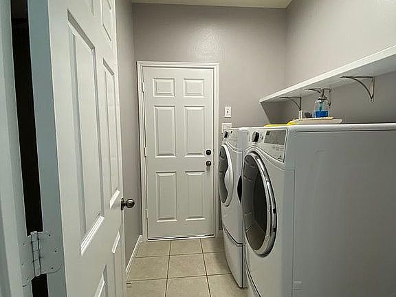 3rd image of 4302 Windy Chase Ln