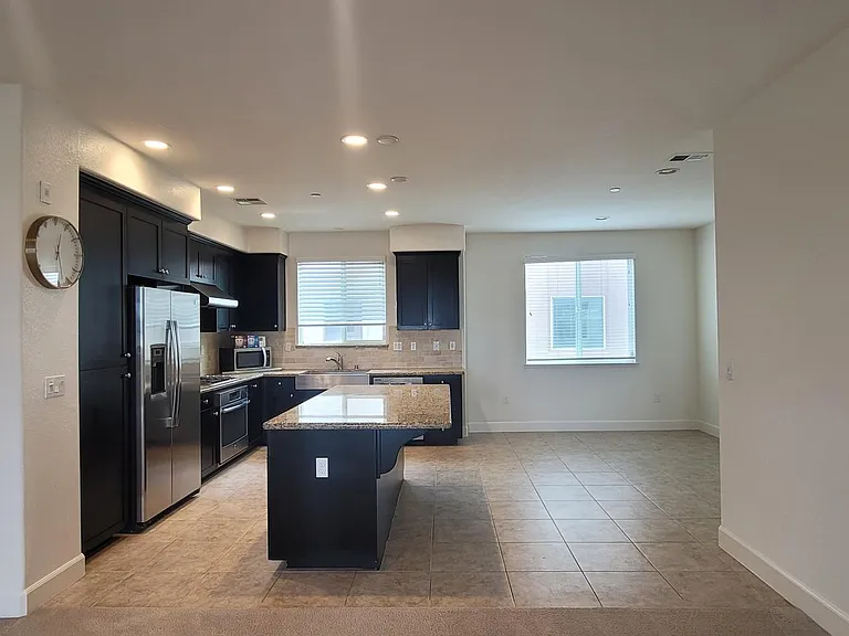 5386 Campus Dr — Photo 4