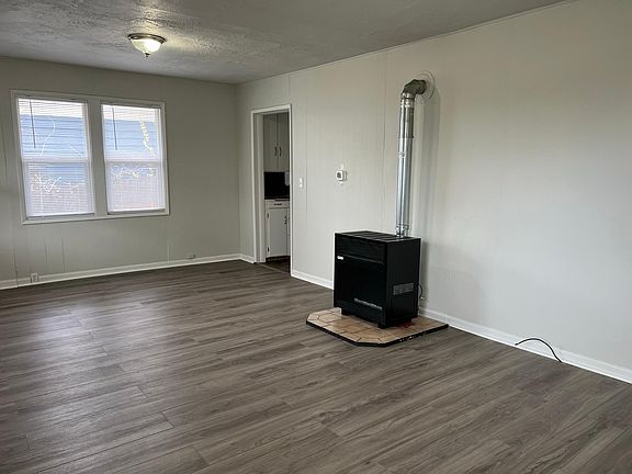 3rd image of 319 Cline Ave