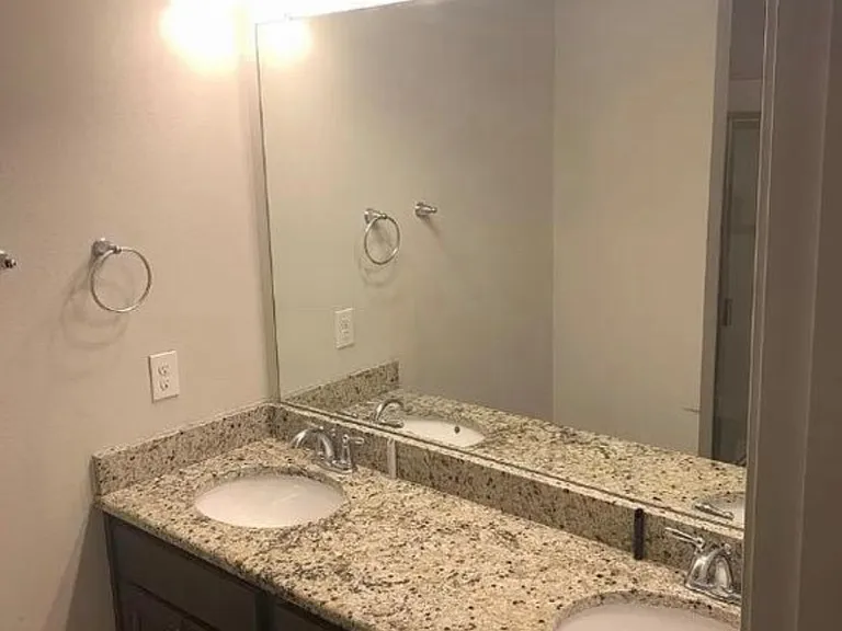 Unit Photo